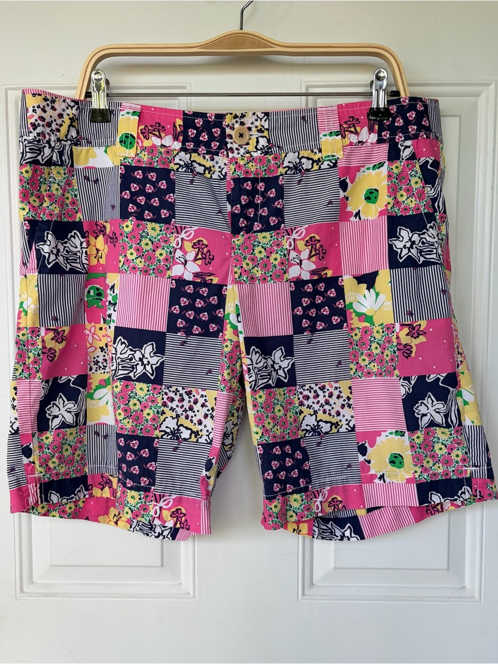 •Lilly Pulitzer• “Ain't No Lady” Callahan Patchwork Print Shorts - Size 14
